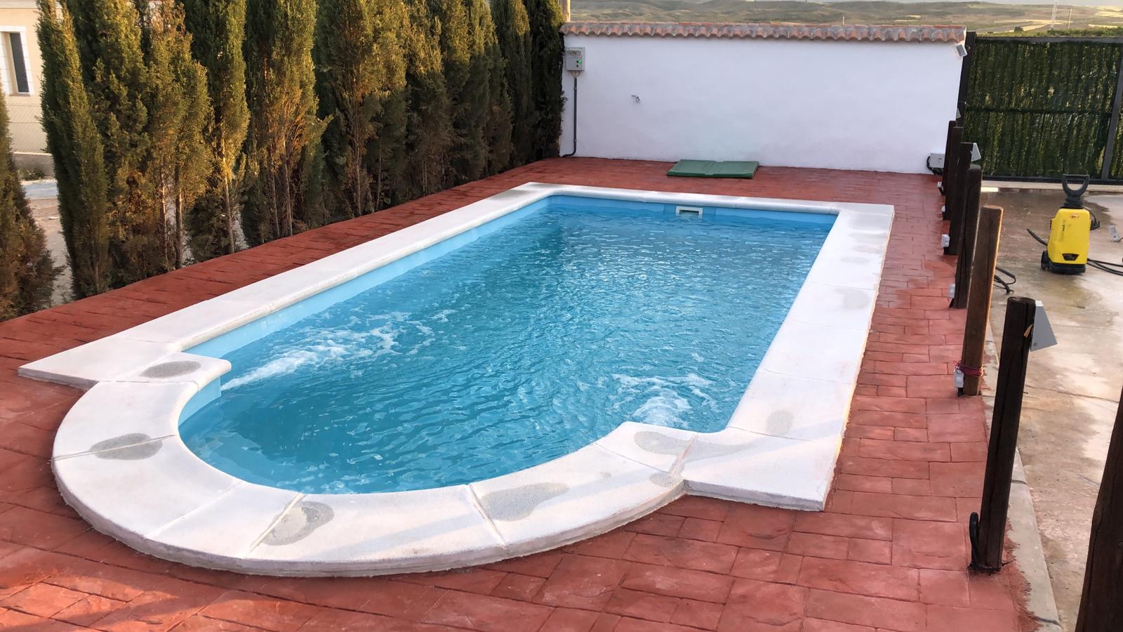 5 Cosas imprescindibles para tener una piscina perfecta, cristalina y bien equipada 